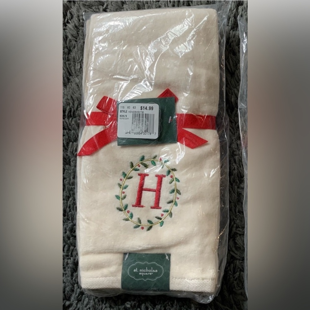 Cream hand towels with H monogram for Christmas